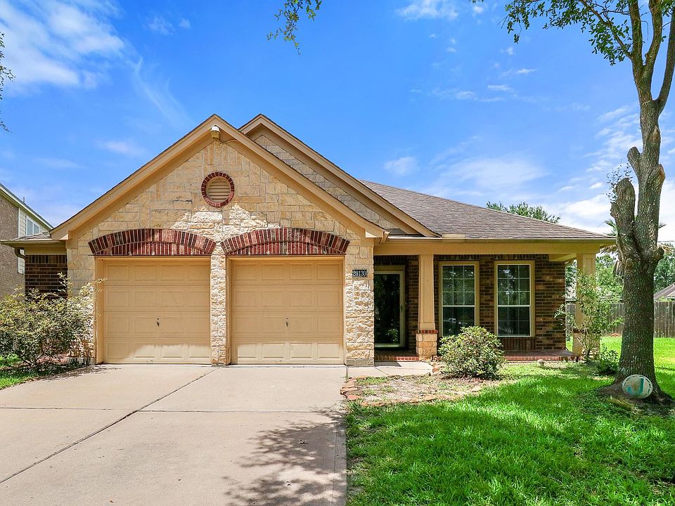1st image of 20130 E Lakebridge Ln