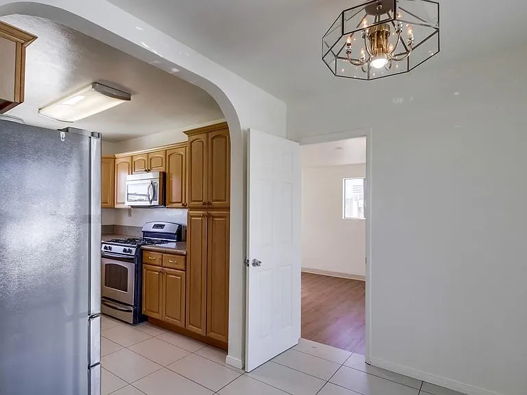 891 Elm Ave — Photo 36
