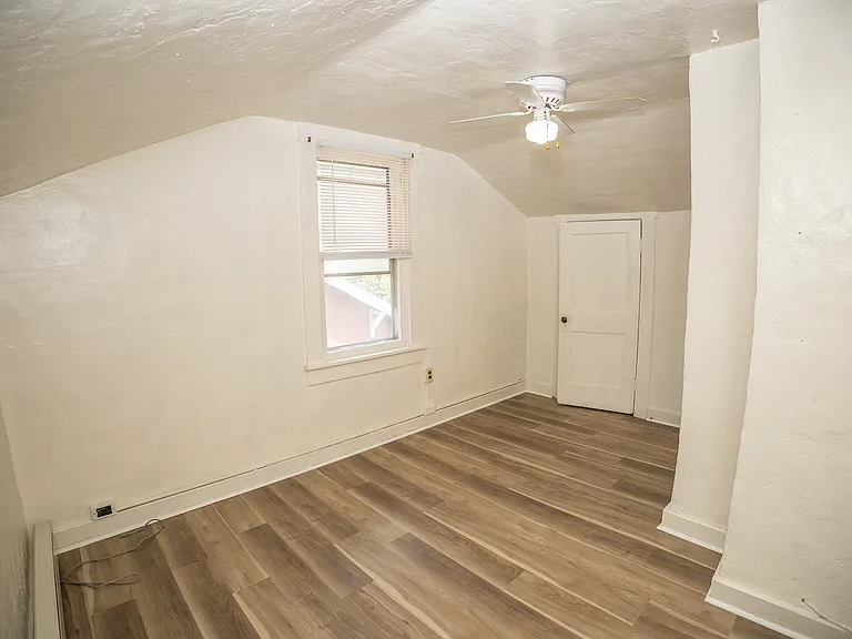 1112 E Miller St #B — Photo 13