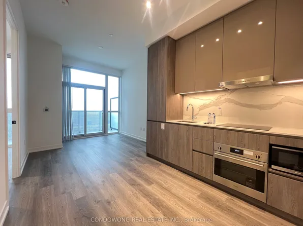 8 Interchange Way, Vaughan, ON