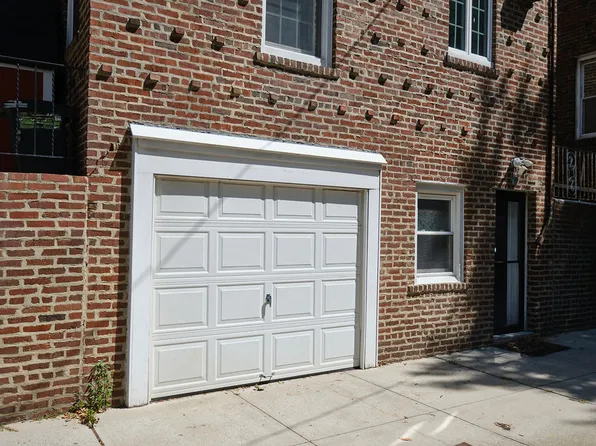 16 Colonial Gardens image 32 of 40