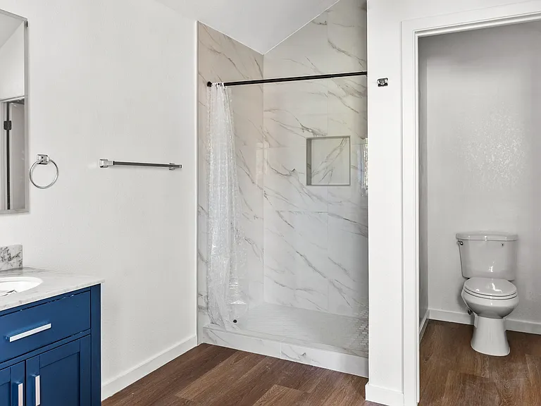 210 Hawkins St — Photo 7