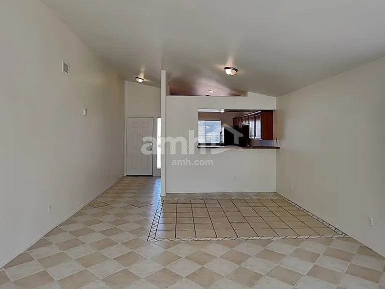 7729 W Rancho Dr — Photo 5