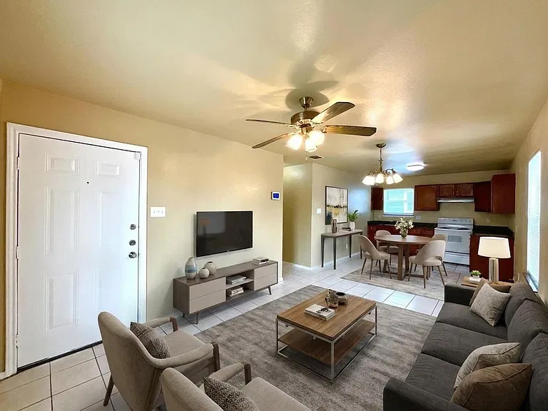 422 Amires Pl — Photo 2