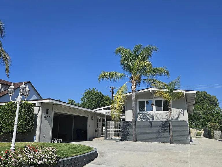 3657 Broadmoor Blvd — Photo 2