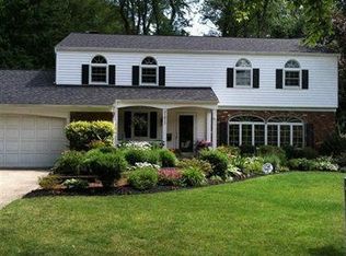 31012 Huntington Woods Pkwy, Bay Village, OH