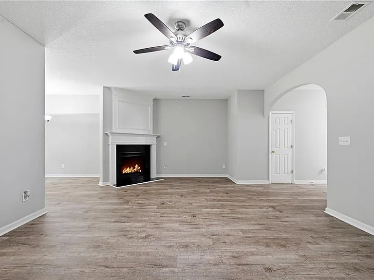 5682 Lawley Dr — Photo 6