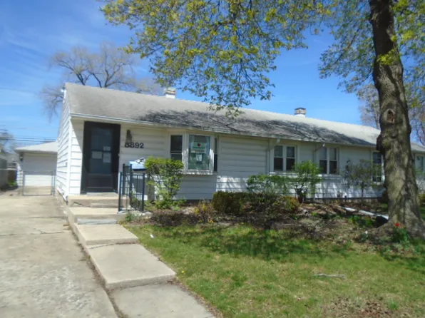 8892 S Main St, Hometown, IL 60456