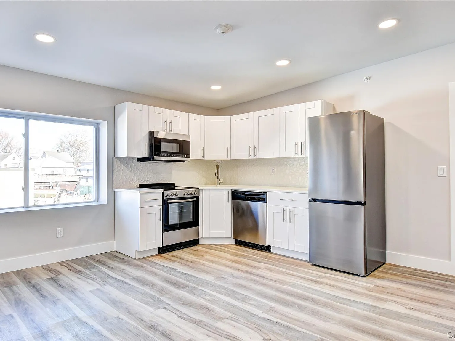 1 bed, 1.0 bath, 555 sqft, $2,250 — Photo 2