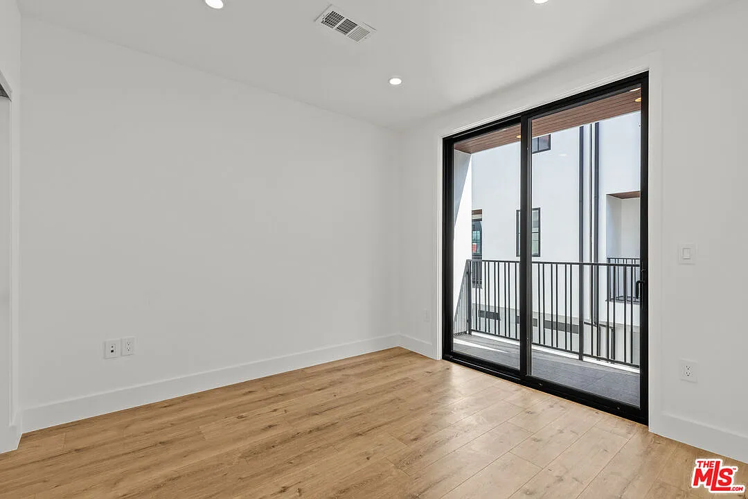 4 bed, 5.0 bath, 2172 sqft, $6,700 — Photo 4
