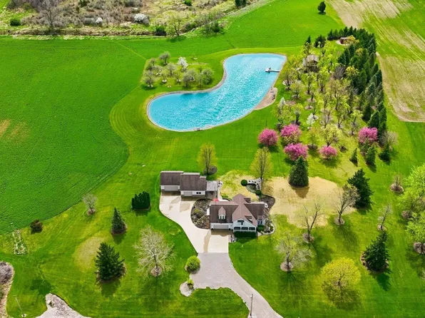 6862 County Road 40, Butler, IN 46721