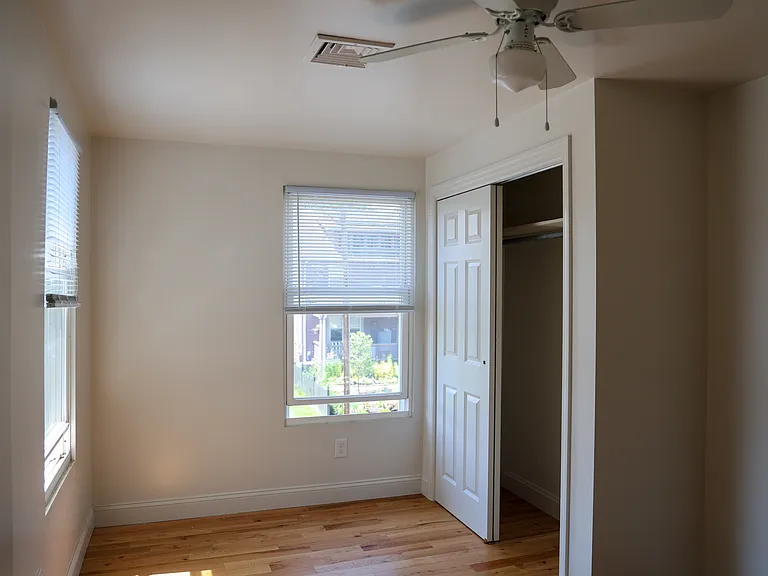 10 Pine St #3 — Photo 9