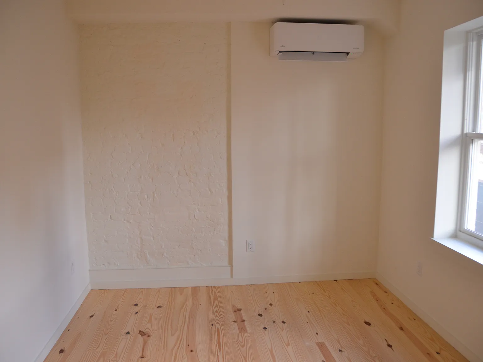 1 bed, $1,300 — Photo 3