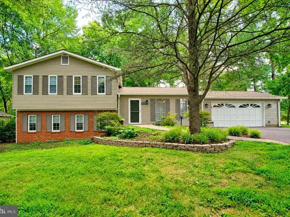 2405 Earlsgate Ct, Reston, VA 20191