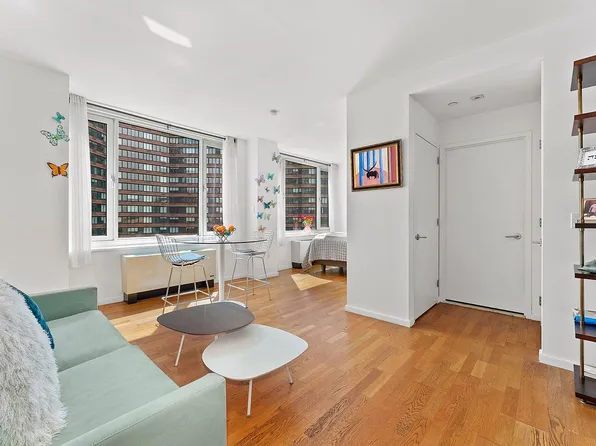 635 W 42nd St APT 14K, New York, NY 10036