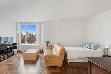 Rented by Nest Seekers International