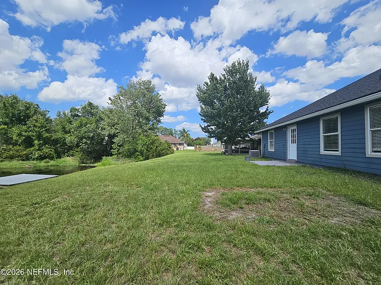 13041 Staffordshire Dr S — Photo 18