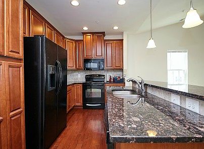 4th image of 7415 Brunson Cir #6K