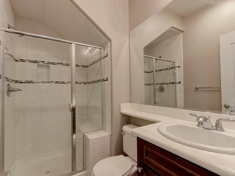 2070 Mary Helen Ln — Photo 11