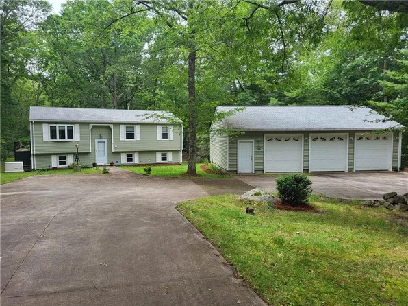 51 Tug Hollow Rd, Richmond, RI 02892