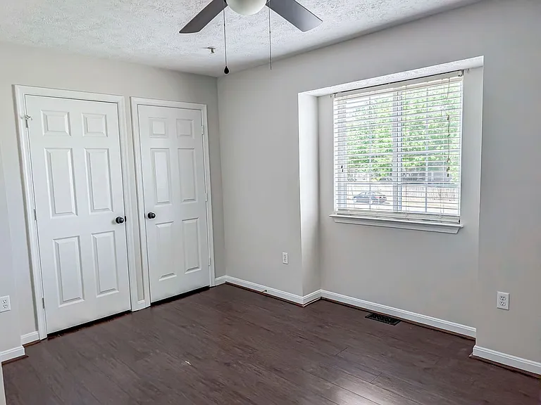 45503 Knockeyon Ln — Photo 11