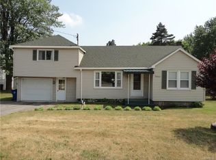 7904 Ridge Rd, Gasport, NY 14067