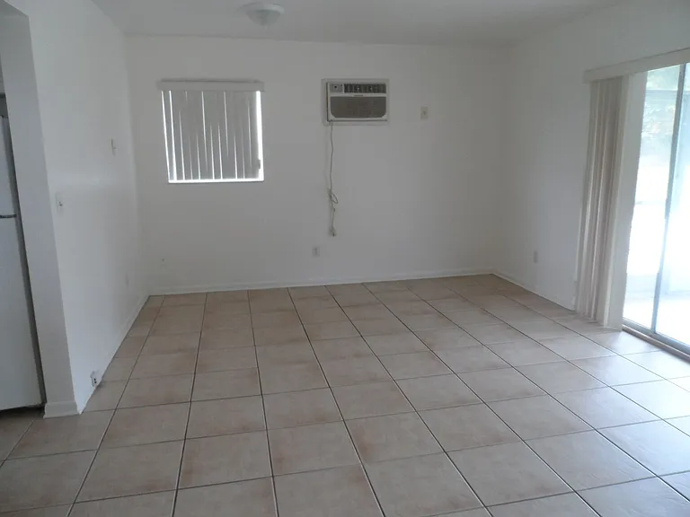 1236 Fountainhead Dr — Photo 3