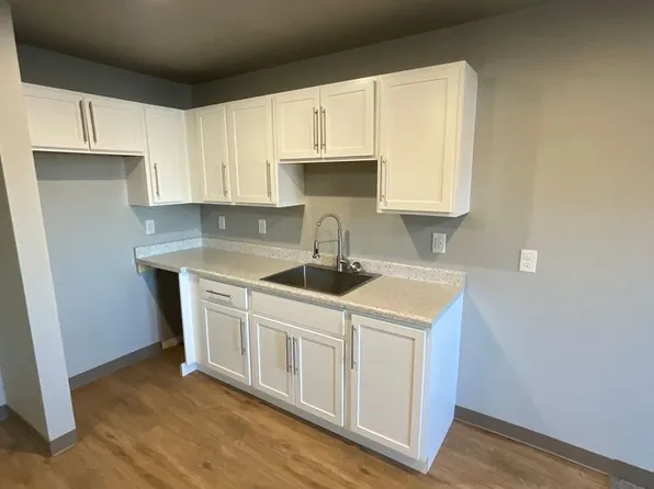 1038 Fond du Lac Ave