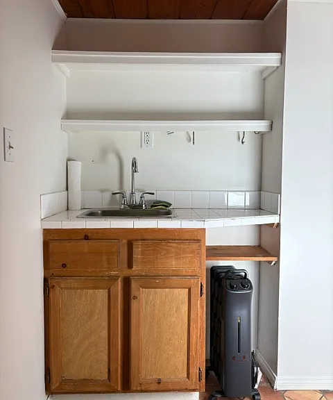 1115 N Signal St #B — Photo 6