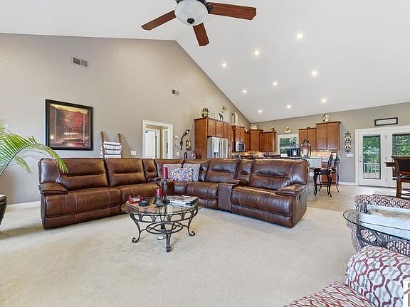 4th image of 76 Blissful View Dr