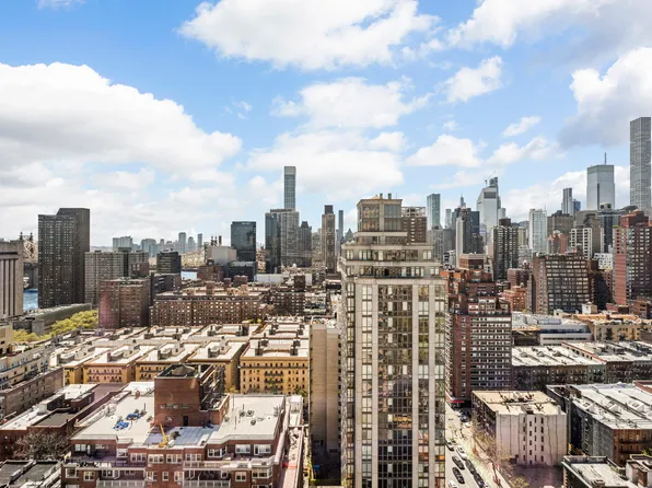 400 East 67th Street image 1 of 15