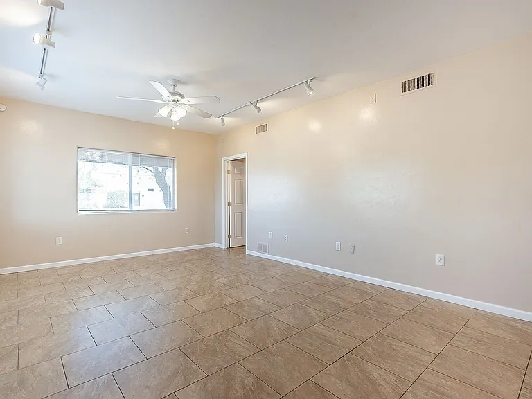 638-642 E. Lester St. ( 638, 640, 642 ) — Photo 10