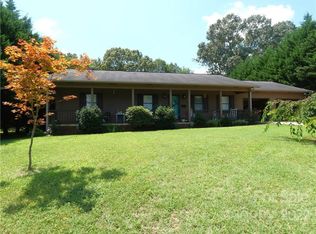 1132 25th Ave NE, Hickory, NC 28601