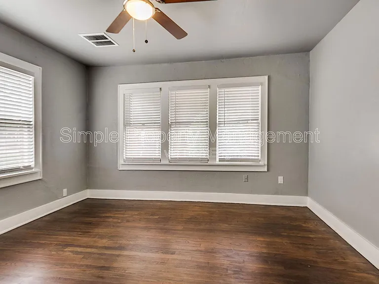 4326 N Blackwelder Ave — Photo 10
