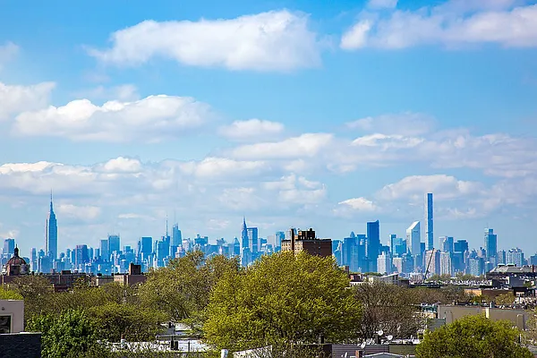 Sold by Citi Habitats | media 21