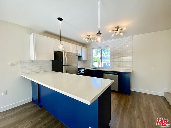 2nd image of 2975 Waverly Dr #4