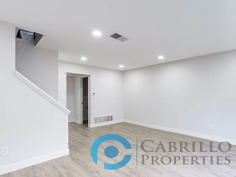 4776 Bancroft St — Photo 3