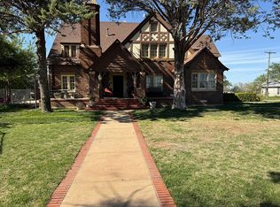 311 E 2nd St, Shamrock, TX 79079