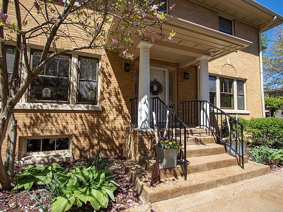 2nd image of 1014 N Grove Ave