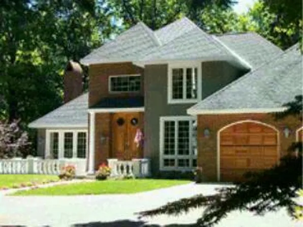 741 Center St, Douglas, MI 49406