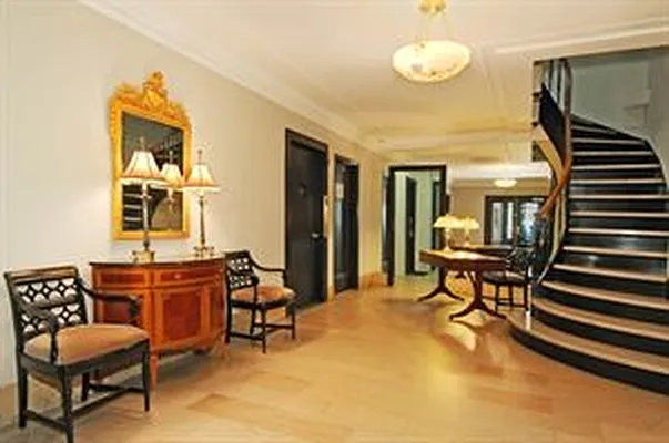 27 West 55th Street