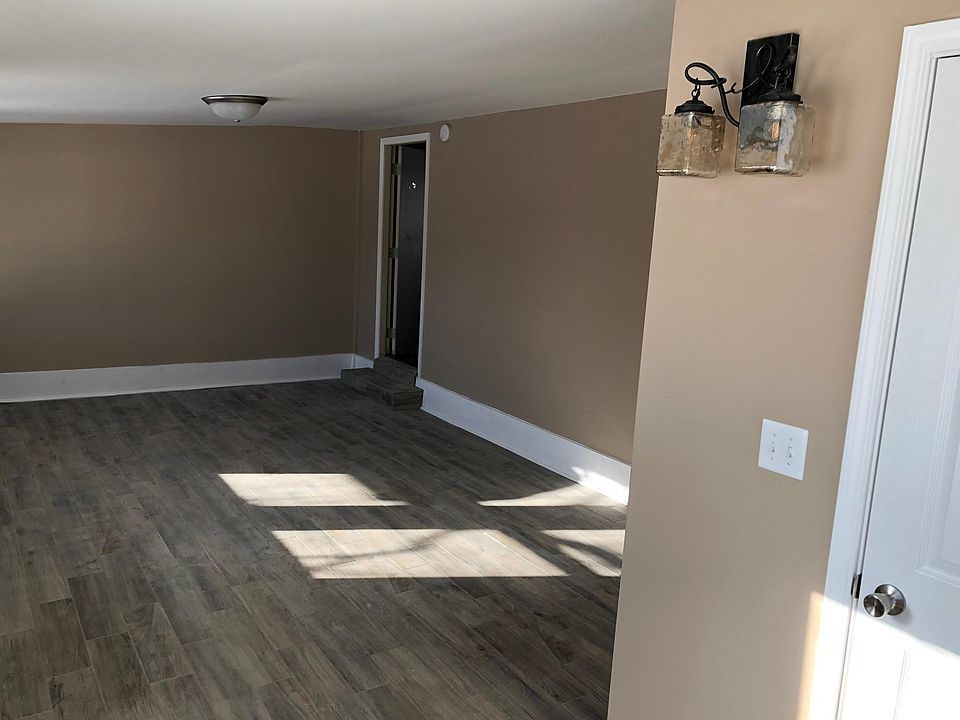 1st image of 290 N Quincy Ave