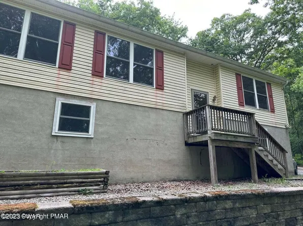 102 Samantha Ln, Shohola, PA 18458