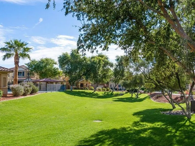 108 E Palomino Dr — Photo 25