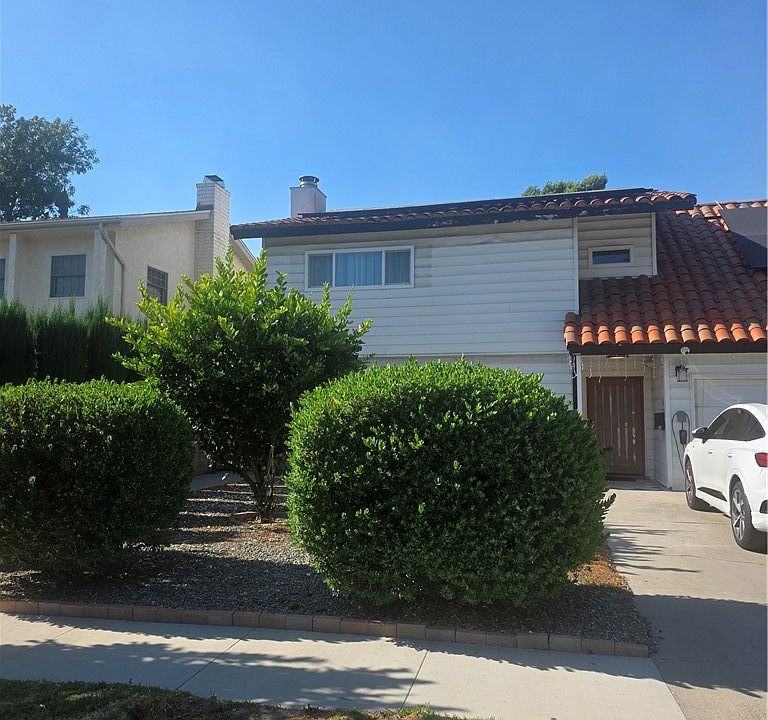 1st image of 14939 Archwood St