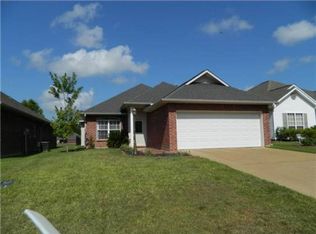 142 Lakeland Dr, Pineville, LA 71360
