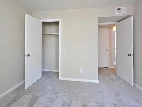 4th image of 402 Galveston Ct APT D