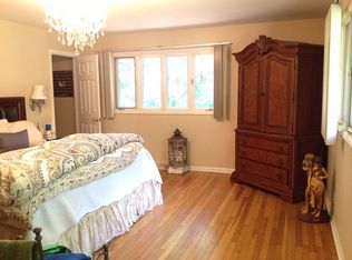 6N080 Knollwood Dr, St Charles, IL 60175