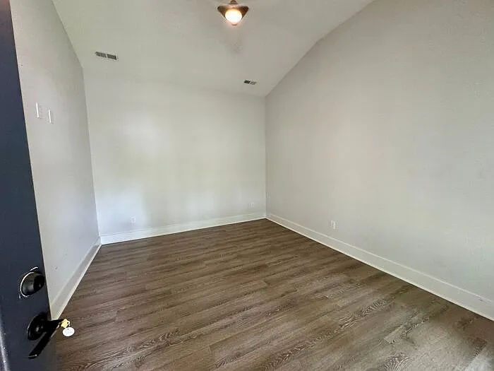 3000 9th Ave — Photo 23