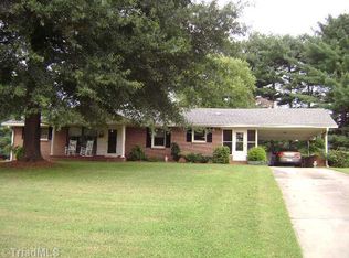 224 Washington Dr, Clemmons, NC 27012